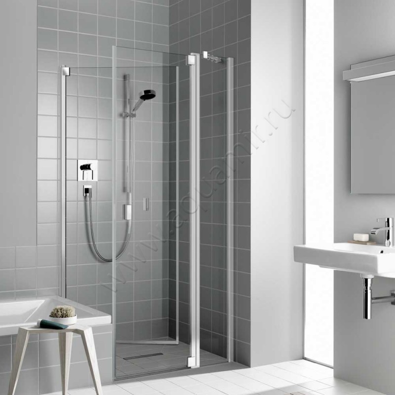 Душевая боковина для двери Kermi Raya RATBL080201AK в интерьере