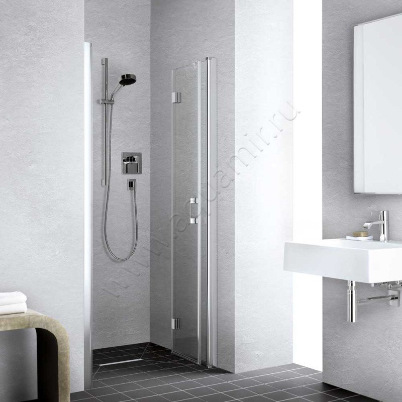 Складная душевая дверь в нишу Kermi Liga в серебристом цвете LI2SR07520VAK в интерьере