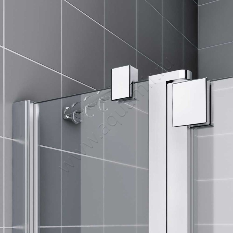 Маятниковая душевая дверь в нишу Kermi Raya в серебристом цвете RAPTD12020VAK в интерьере