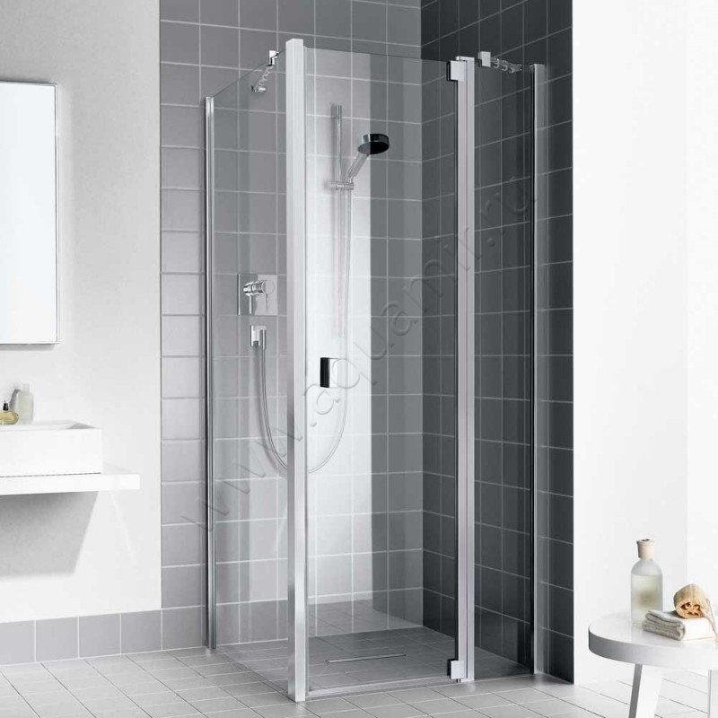 Маятниковая душевая дверь в нишу с фиксированным элементом Kermi Raya в серебристом цвете RA1GR09020VPK в интерьере