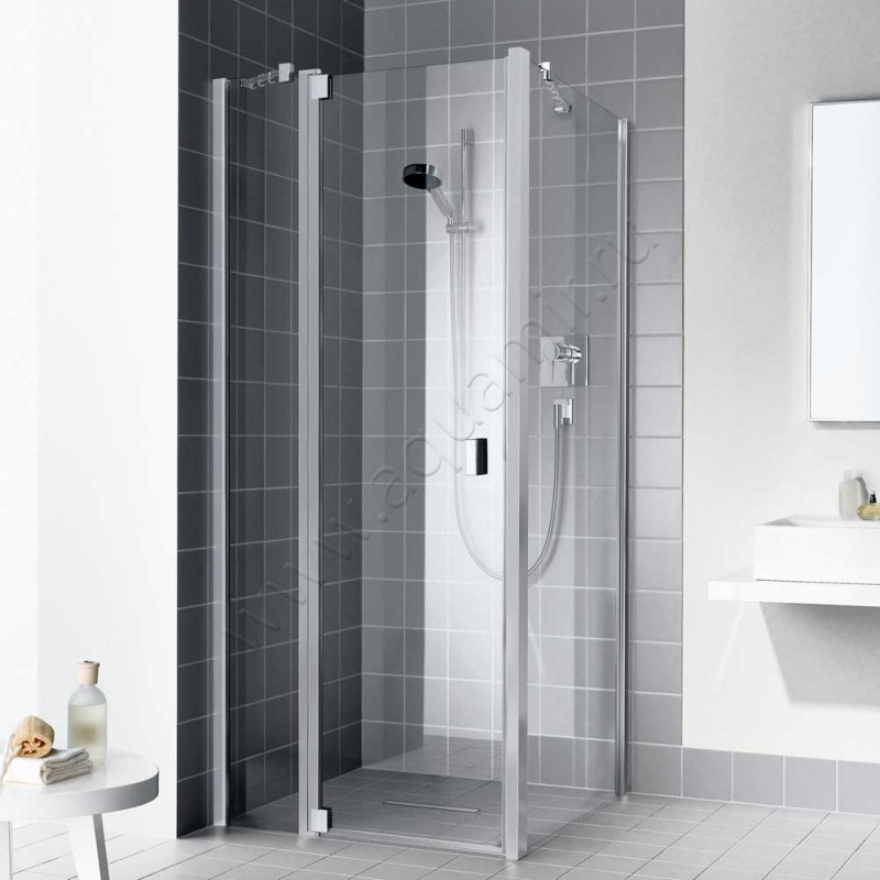 Маятниковая душевая дверь в нишу с фиксированным элементом Kermi Raya в серебристом цвете RA1GL098201AK в интерьере