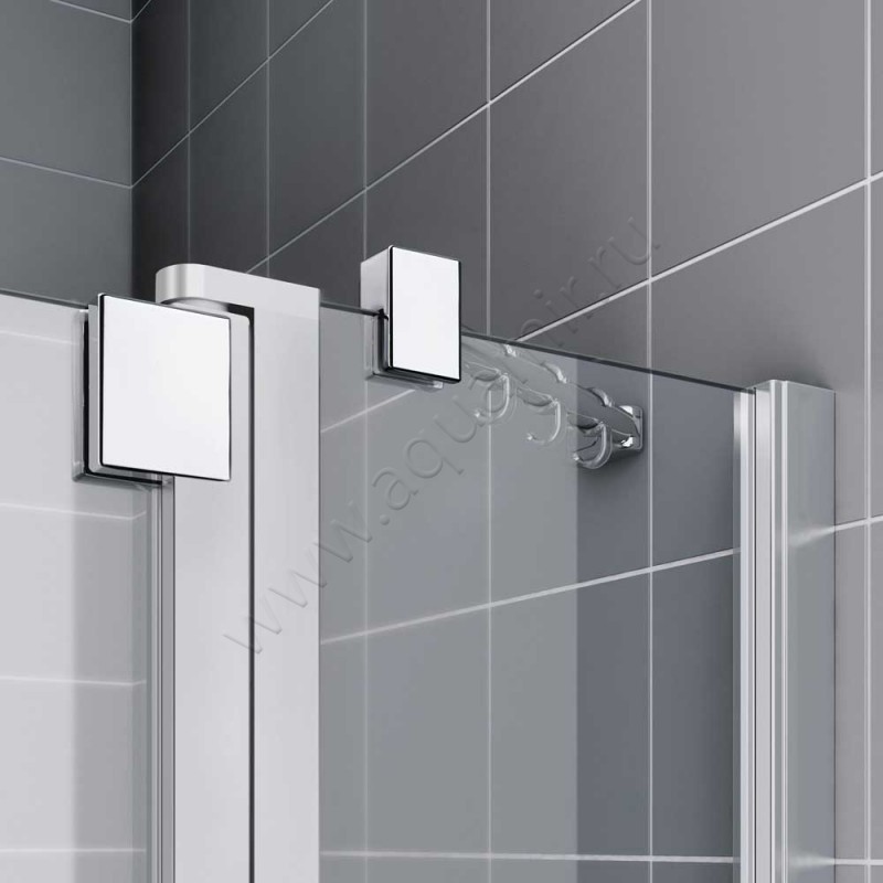 Маятниковая душевая дверь в нишу с фиксированным элементом Kermi Raya в серебристом цвете RA1AR110201PK в интерьере