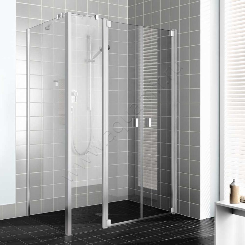 Маятниковая душевая дверь в нишу с фиксированным элементом Kermi Raya в серебристом цвете RAPFR180201PK в интерьере