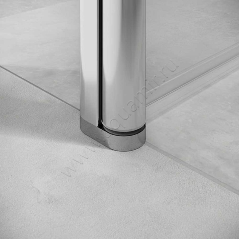 Маятниковая душевая дверь в нишу с фиксированным элементом Kermi Pega в серебристом цвете PE1AR15318VAK в интерьере