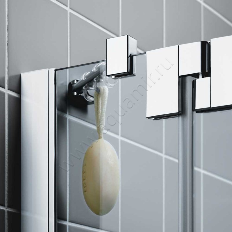 Маятниковая душевая дверь в нишу с фиксированным элементом Kermi Filia XP в серебристом цвете FX1GL15020VAK в интерьере