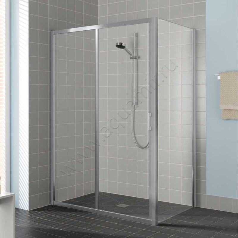Раздвижная душевая дверь в нишу Kermi Liga в серебристом цвете LIG2L125201AK в интерьере