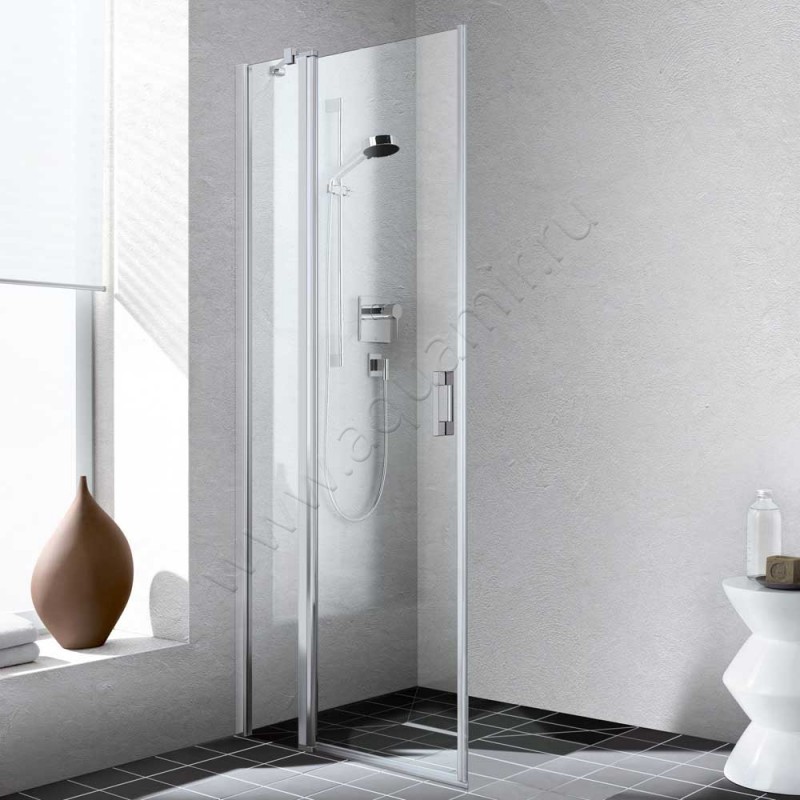 Маятниковая душевая дверь для комбинации с ответной частью Kermi Liga LIEPL093181PK в интерьере