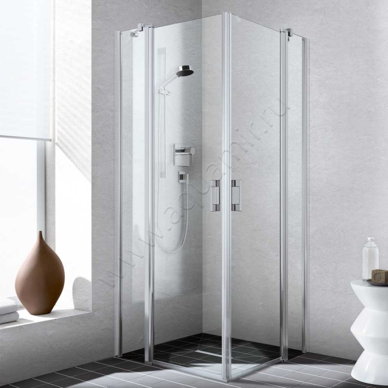 Маятниковая душевая дверь для комбинации с ответной частью Kermi Liga LIEPL083181AK в интерьере