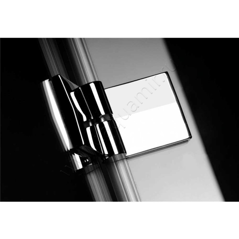 Душевой уголок с поворотной дверью и фиксированной боковиной Radaway Almatea KDJ 321020101NR в интерьере