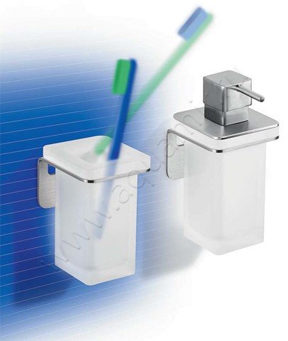 Стакан настенный Colombo Over B7002satin в интерьере