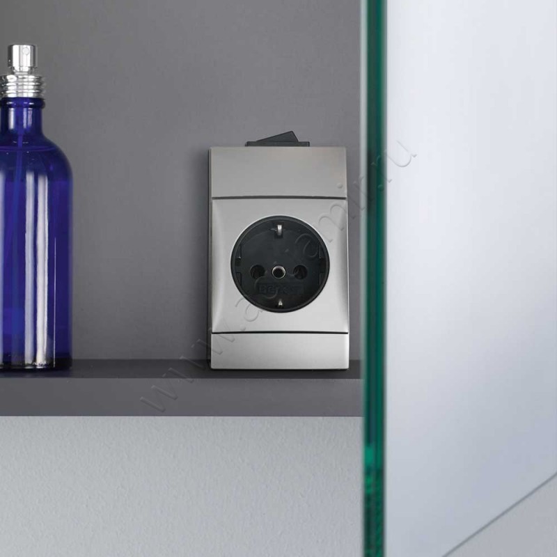 Зеркальный шкаф с подсветкой Duravit Universal 131 см LM7864000000 в интерьере