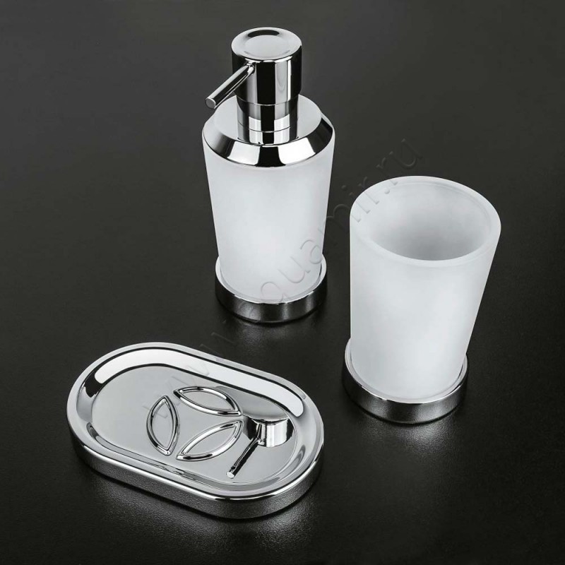 Дозатор Colombo Road хром B9339000 в интерьере