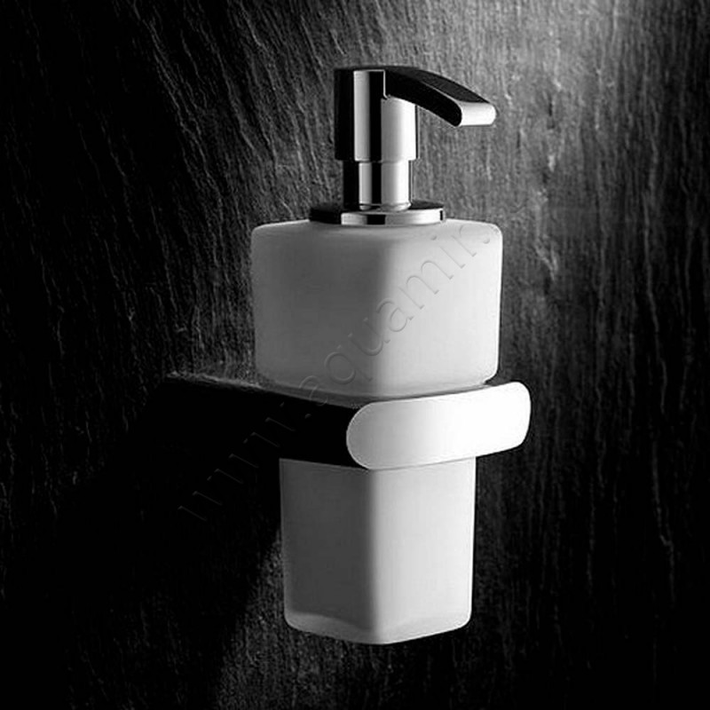 Дозатор Keuco Elegance new хром 11653019000 в интерьере