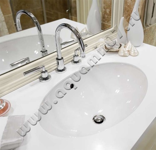 Раковина встраиваемая снизу под столешницу без отверстий Villeroy & Boch Loop & Friends 56 см, фарфор, белый глянец/white alpin 61613001 в интерьере