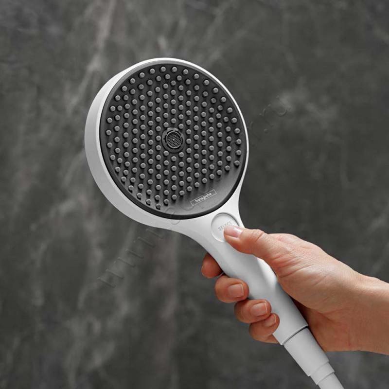 Душевая лейка Hansgrohe Rainfinity 130 26865700 в интерьере