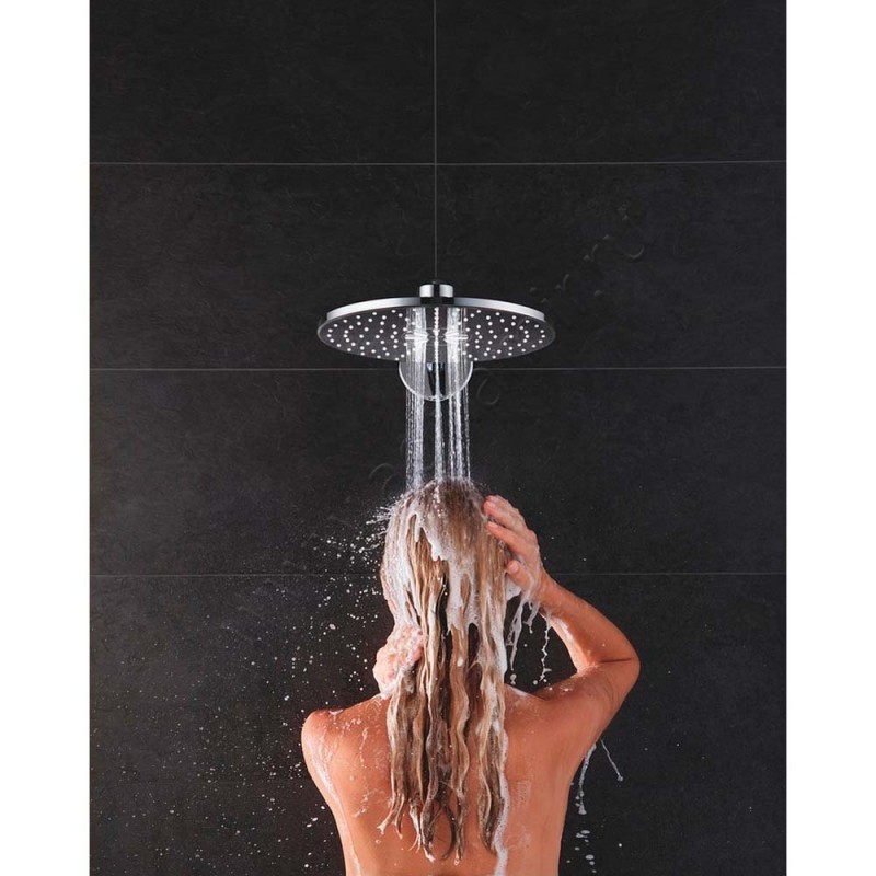 Верхний душ Grohe Rainshower SmartActive 26475000 в интерьере