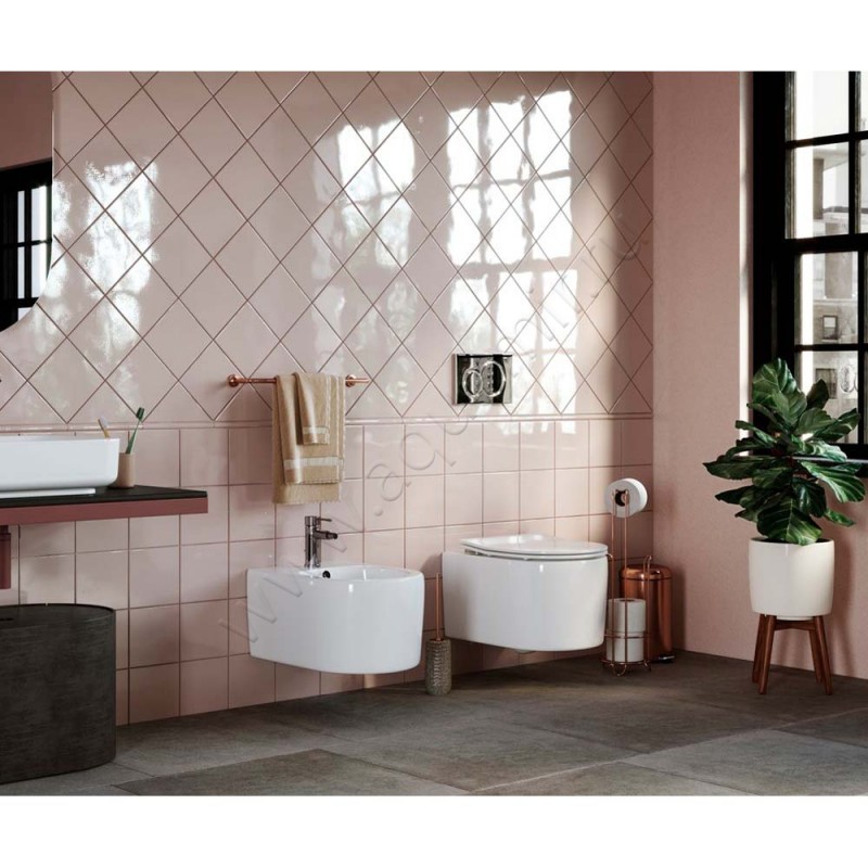 Унитаз подвесной Ceramica Nova MOMENTS RIMLESS с крышкой микролифт, 49 см, безободковый, белый CN3003 в интерьере