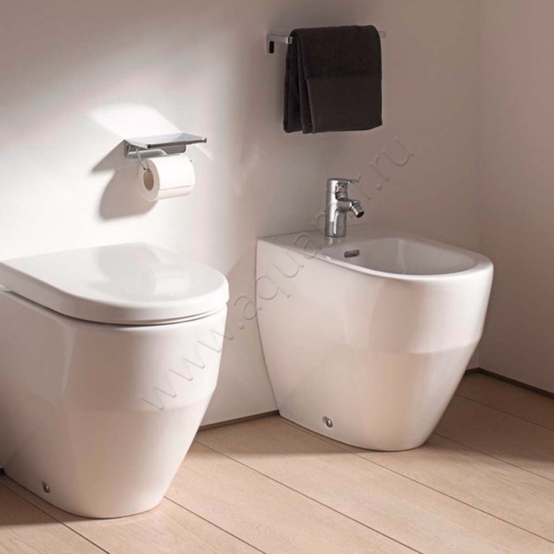 Биде напольное Laufen Pro 8329520003021 в интерьере