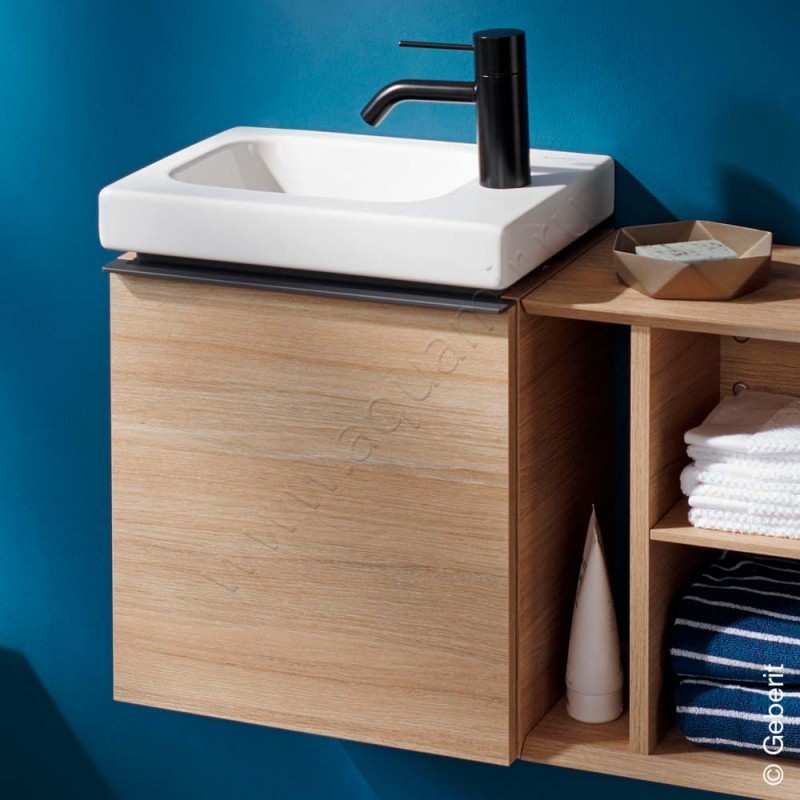 Рукомойник подвесной Geberit iCon 38 см 501830001 в интерьере