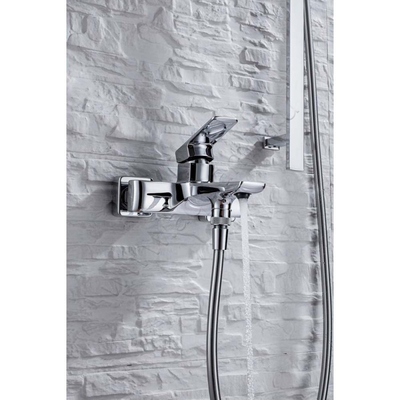 Смеситель для ванны Allen Brau Infinity хром 52100600 в интерьере