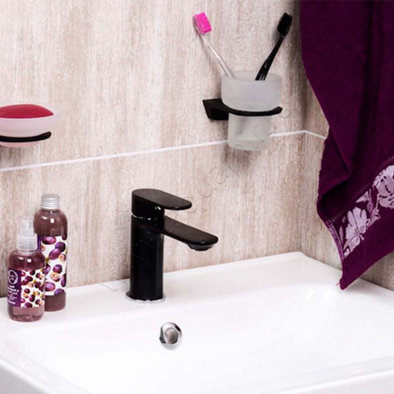 Смеситель для раковины Wasserkraft Elbe черный матовый 7403 в интерьере