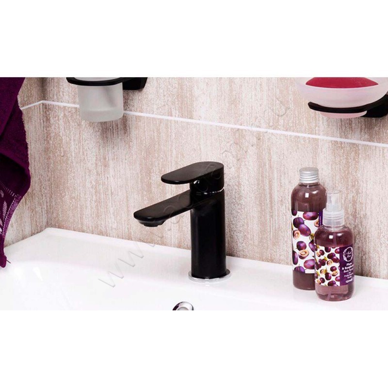 Смеситель для раковины Wasserkraft Elbe черный матовый 7403 в интерьере