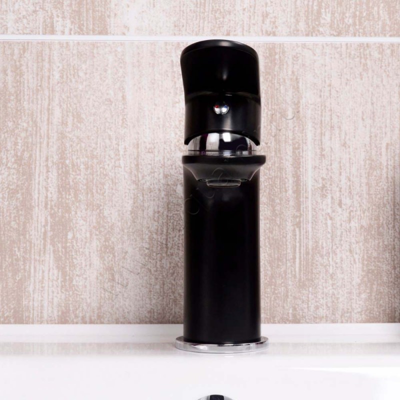 Смеситель для раковины Wasserkraft Elbe черный матовый 7403 в интерьере