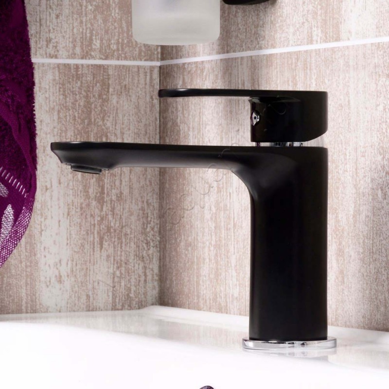 Смеситель для раковины Wasserkraft Elbe черный матовый 7403 в интерьере