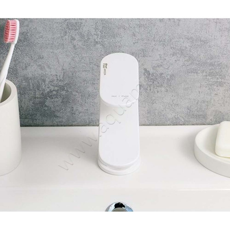 Смеситель для раковины Wasserkraft Mindel белый матовый 8503 в интерьере