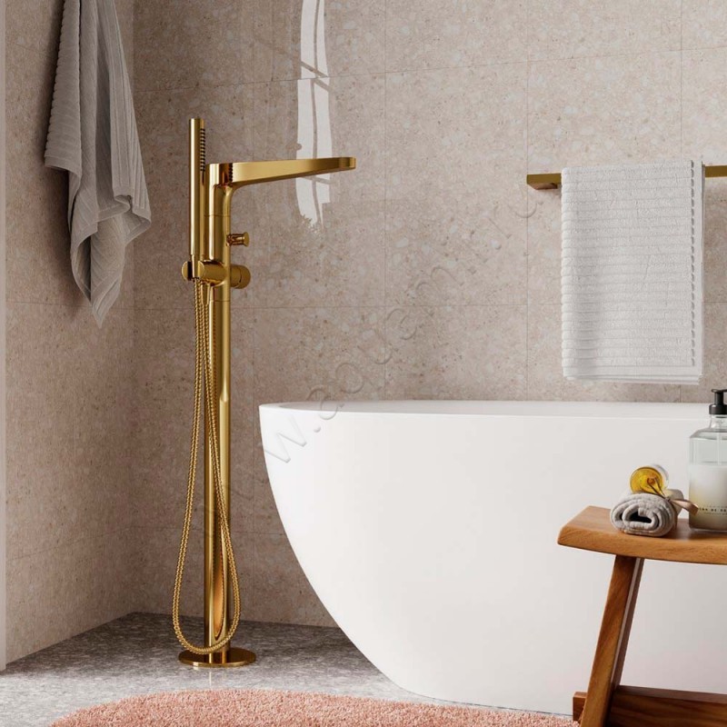 Напольный смеситель для ванны Wasserkraft Sauer с душем, золото 7121 в интерьере