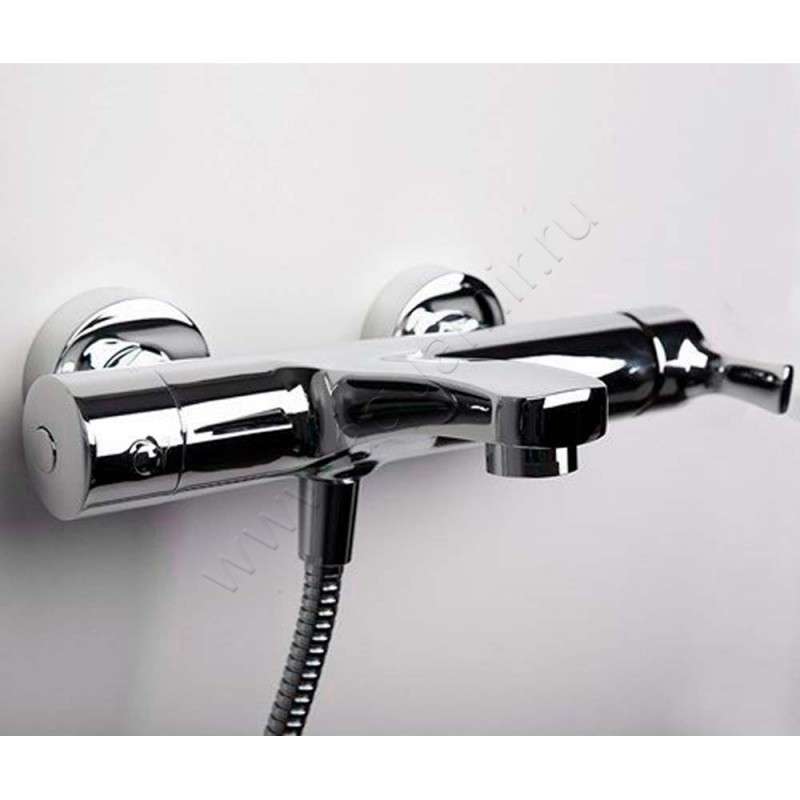 Смеситель для ванны Wasserkraft Berkel с душем, хром 4801 в интерьере