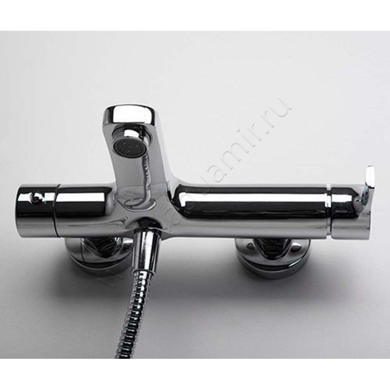 Смеситель для ванны Wasserkraft Berkel с душем, хром 4801 в интерьере
