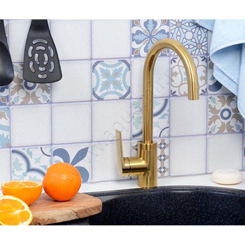 Смеситель для кухни Wasserkraft Aisch золото матовое 5507 в интерьере