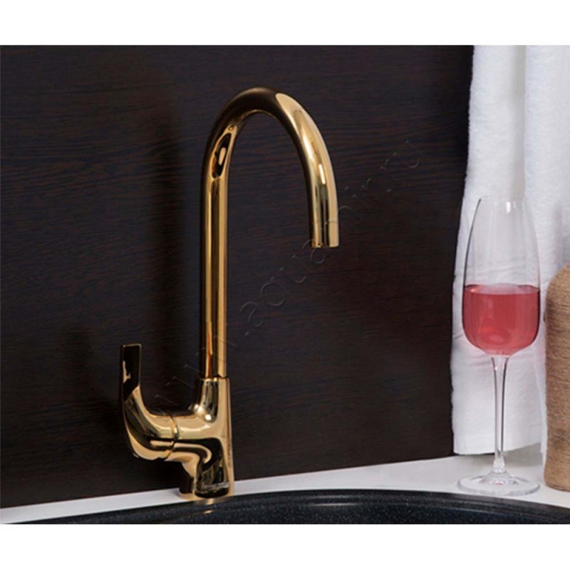 Смеситель для кухни Wasserkraft Sauer золото 7107 в интерьере