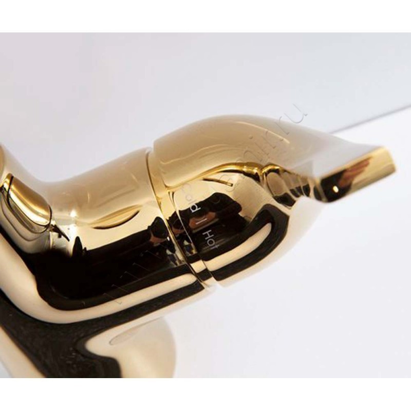 Смеситель для кухни Wasserkraft Sauer золото 7107 в интерьере