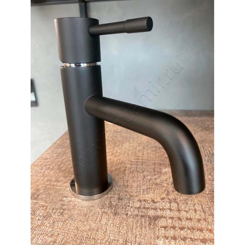 Смеситель для раковины Boheme Uno черный глянцевый/матовый 461BCR в интерьере