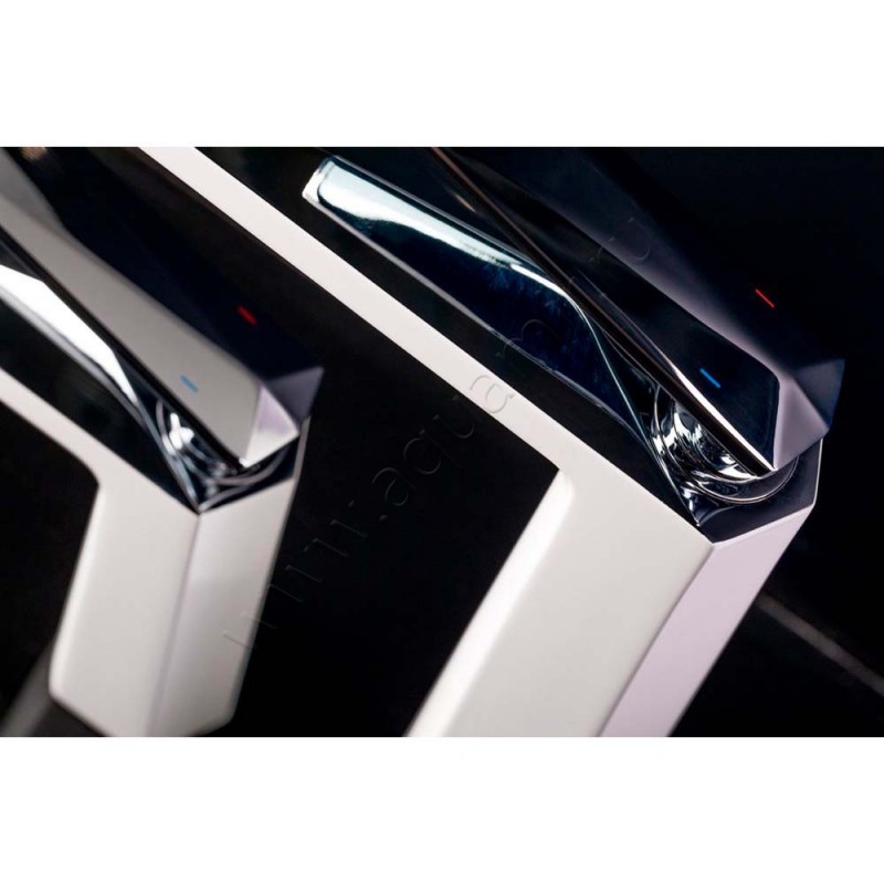 Смеситель для раковины Boheme Venturo белый 372W в интерьере