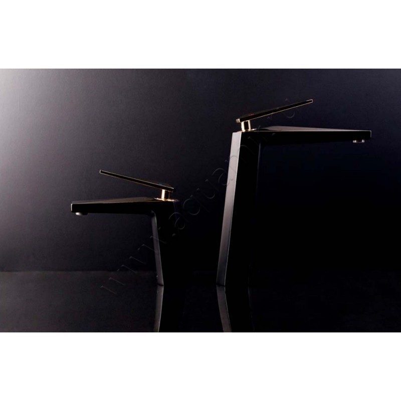 Смеситель для раковины Boheme Venturo черный/золото черное матовое/ глянцевое 381B в интерьере