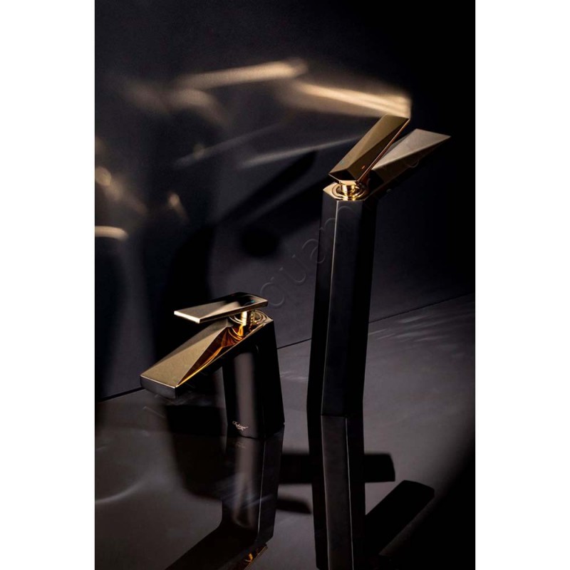 Смеситель для раковины Boheme Venturo черный/золото черное матовое/ глянцевое 381B в интерьере