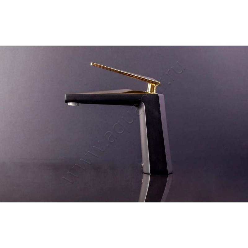 Смеситель для раковины Boheme Venturo черный/золото черное матовое/ глянцевое 381B в интерьере