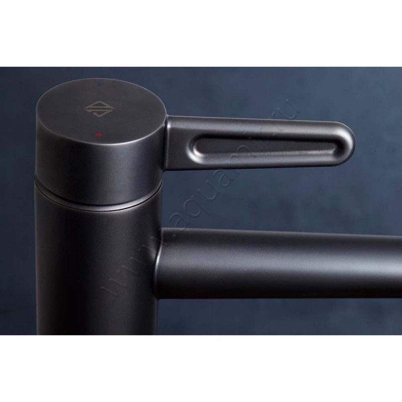 Смеситель для раковины Jacob Delafon Nouvelle Vague E78337BLV в интерьере