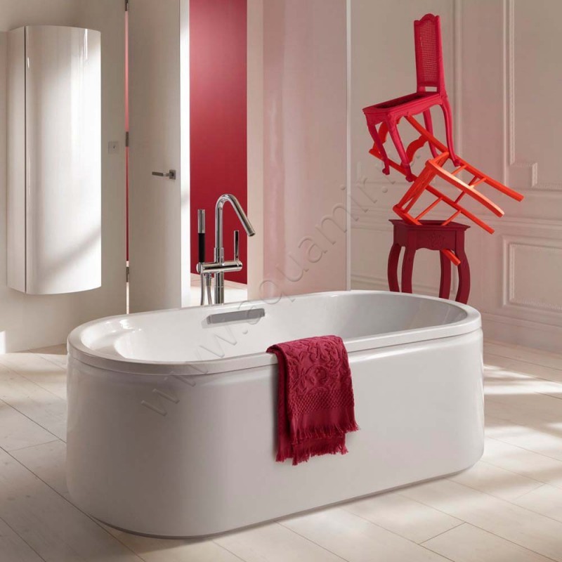 Напольный смеситель для ванны Jacob Delafon Stillness E97344CP в интерьере