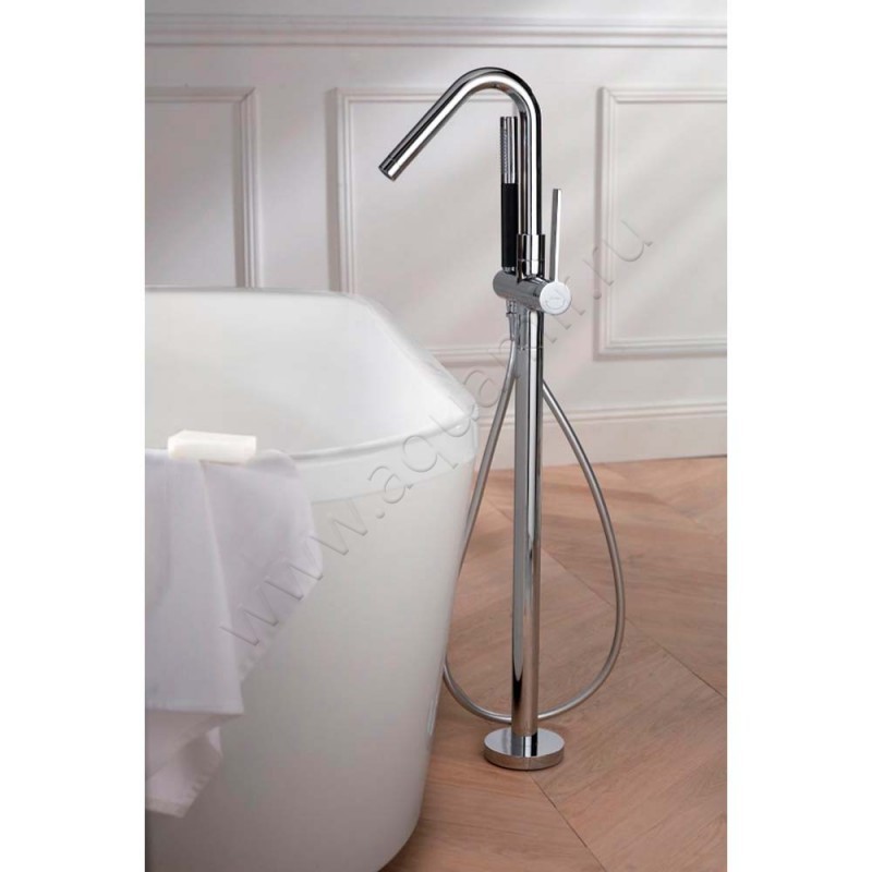 Напольный смеситель для ванны Jacob Delafon Stillness E97344CP в интерьере