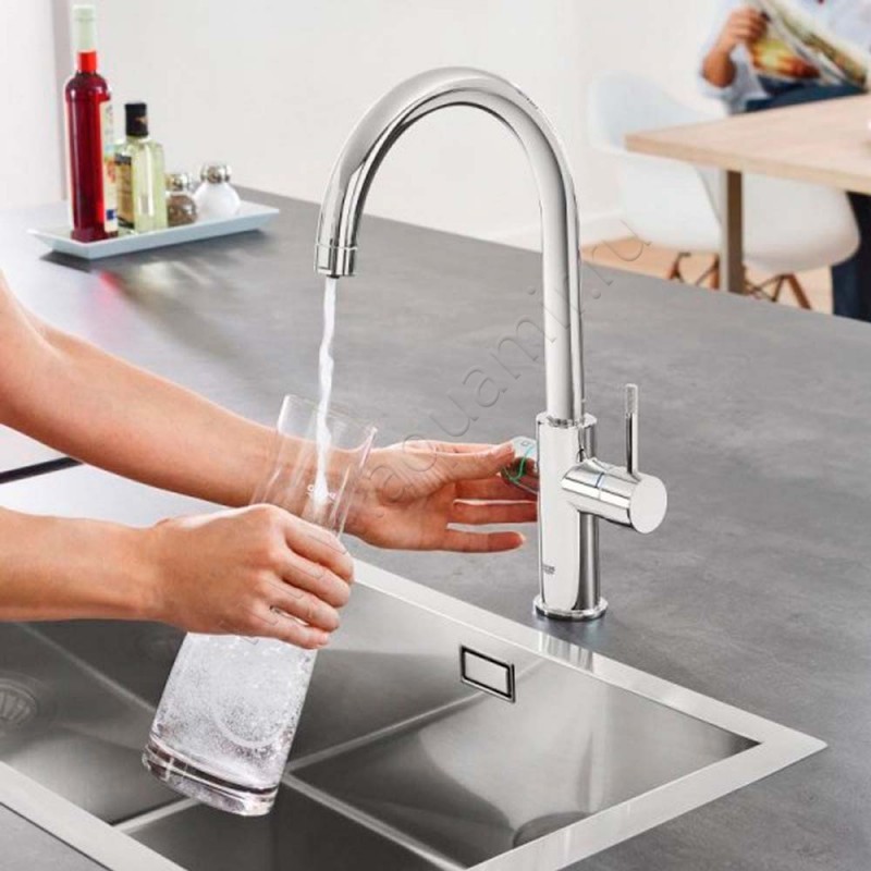 Смеситель для кухни Grohe Blue Home 31455000 в интерьере
