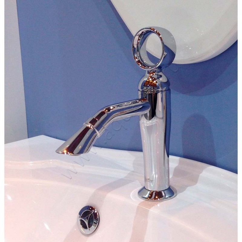 Смеситель для раковины Webert Opera OA830102015 в интерьере