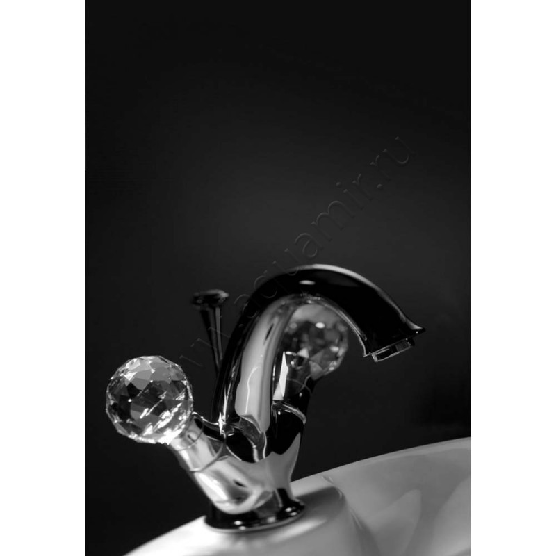 Смеситель для раковины Webert Karenina KA700102015 в интерьере