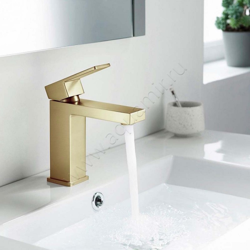 Смеситель для раковины Timo Selene золото матовое 206117F в интерьере