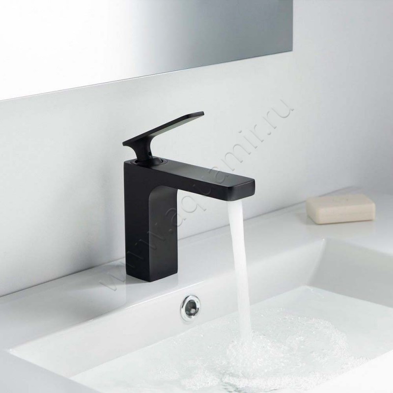 Смеситель для раковины Timo Torne черный матовый 436003G в интерьере