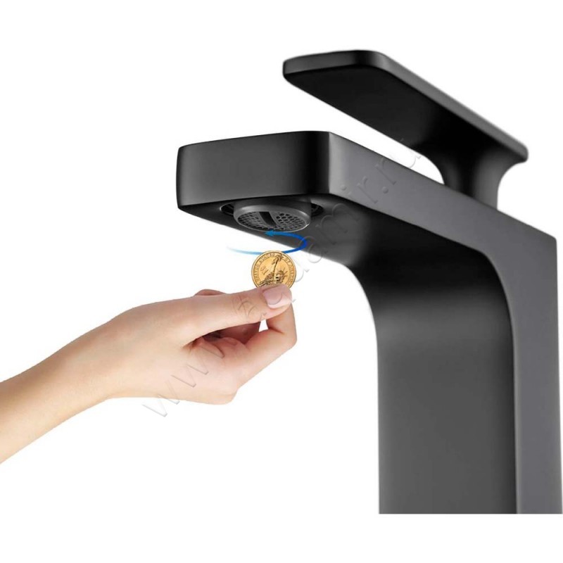 Смеситель для раковины Timo Torne черный матовый 436003G в интерьере