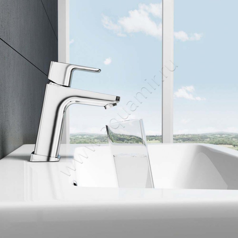 Смеситель для раковины Ravak 10 хром X070128 в интерьере